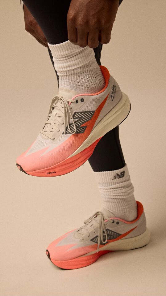 Close up of person wearing the FuelCell SC Elite New York City Marathon edition