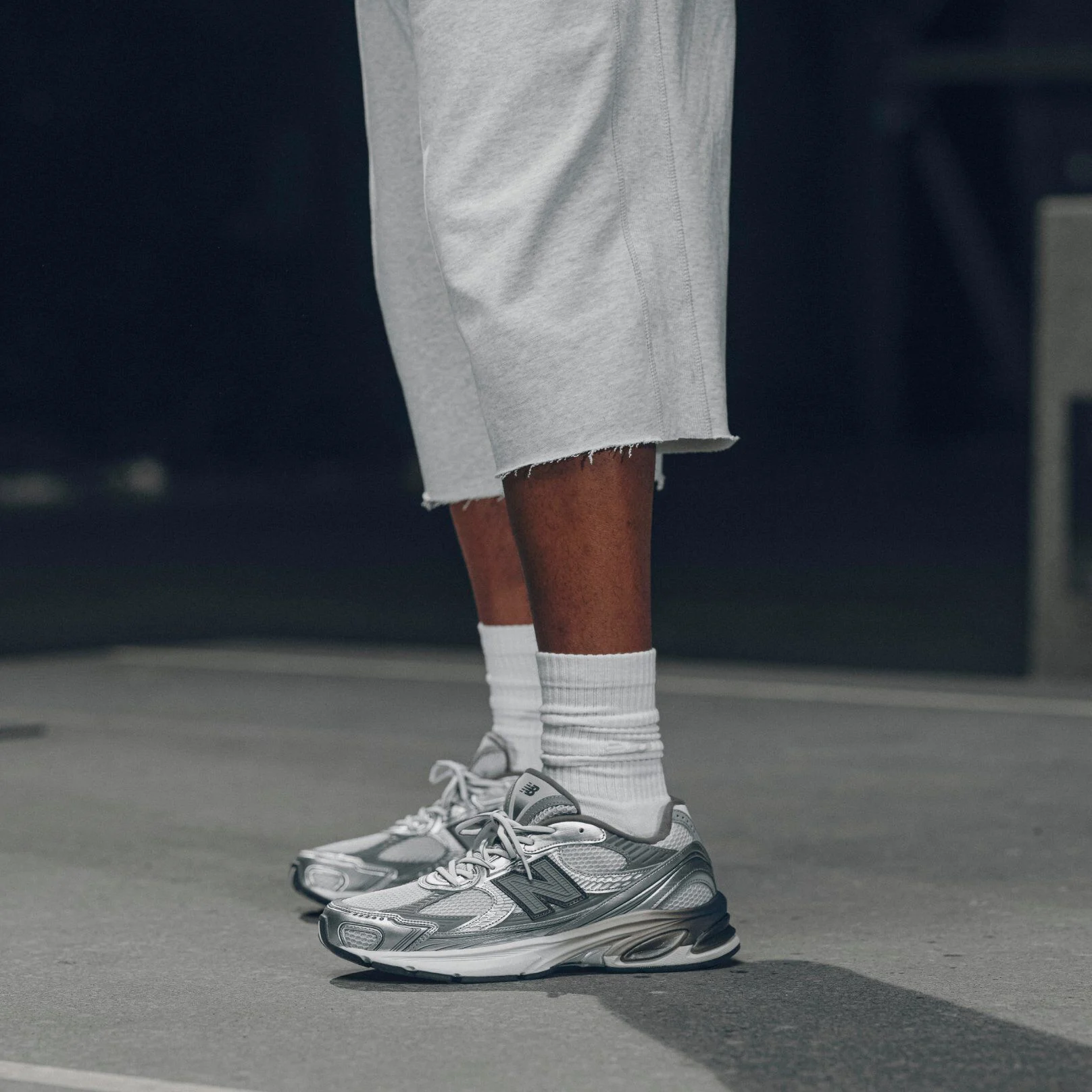 knee down image of person wearing ABZORB 2010