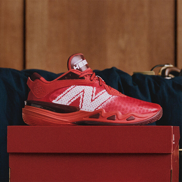 Calzado y ropa de baloncesto New Balance