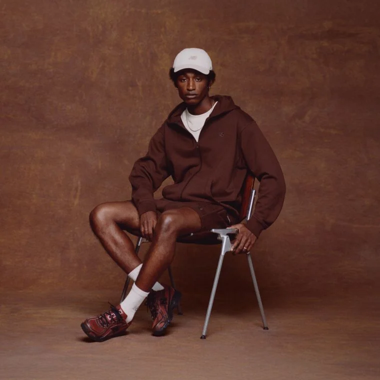 Conjuntos de pies a cabeza en ricos tonos chocolate.