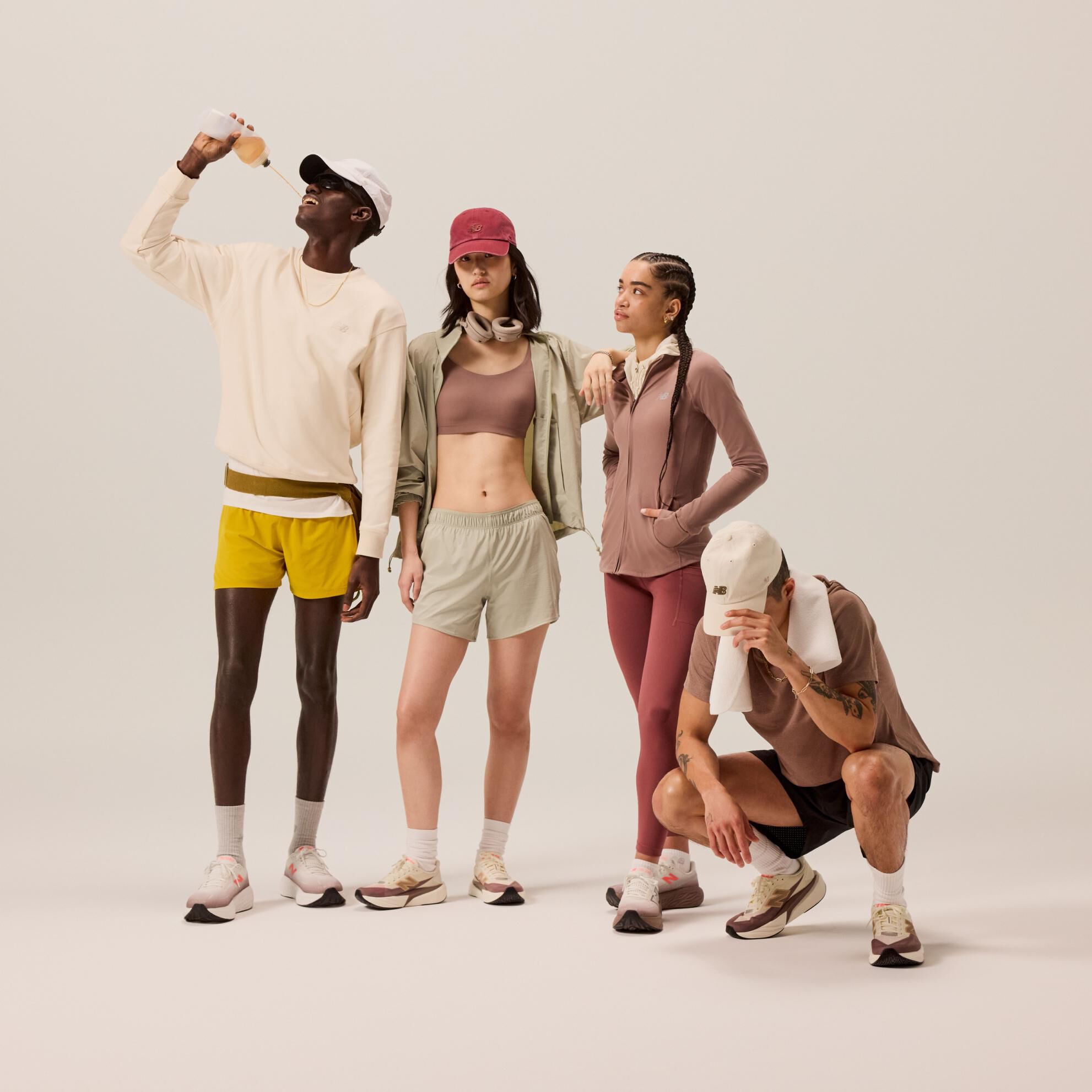 New Balance ニューバランス スニーカー 緑x赤x紺 3603225Y0076 NEW BALANCE（ニューバランス）の「327（スニーカー）」 - WEAR