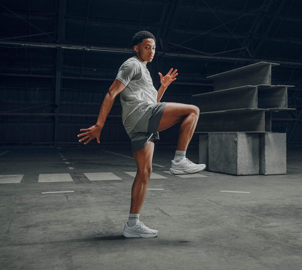 Quincy Wilson llevando The FuelCell Rebel para Grey Days