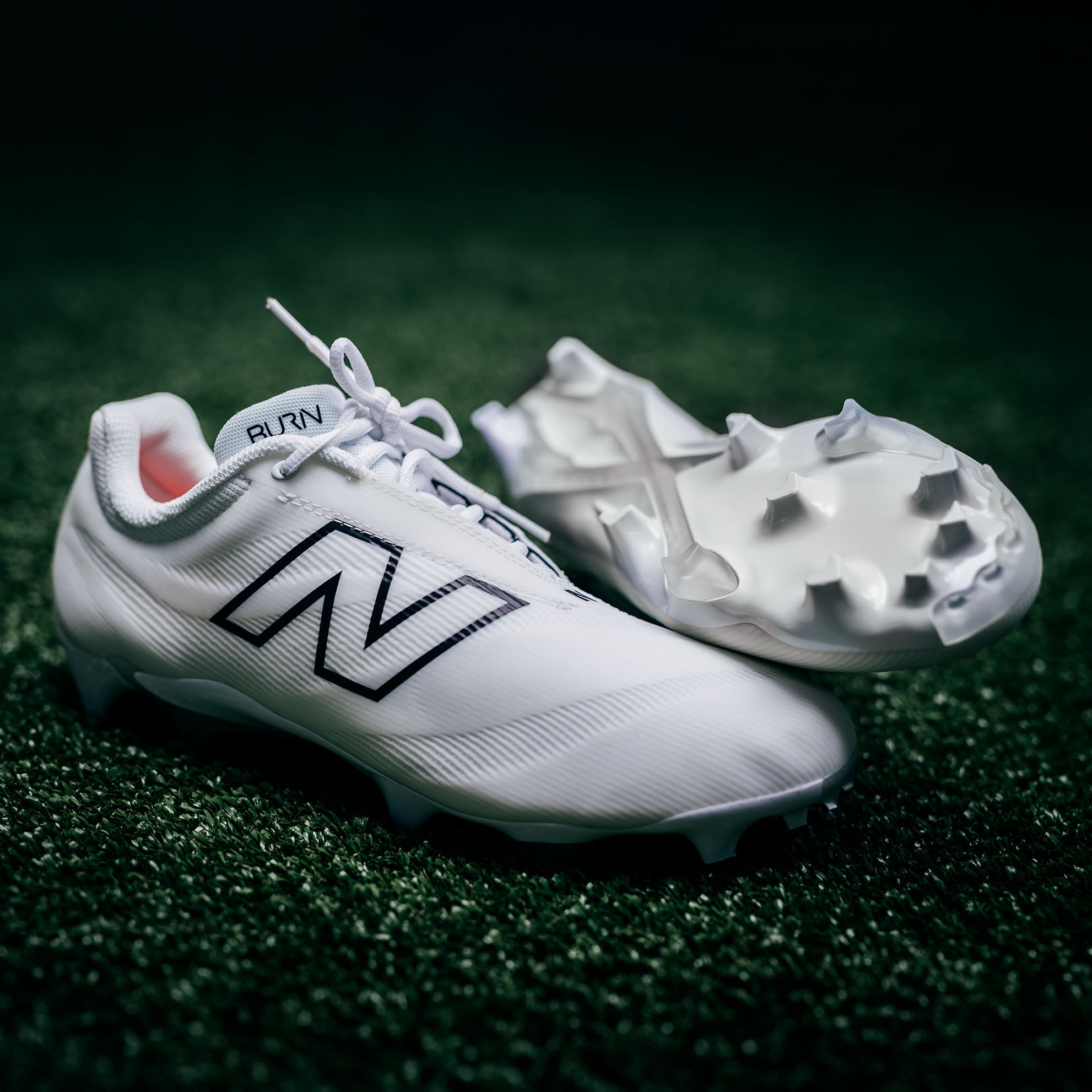 【New Balance】★ラクロス★ Women's BurnX4 Amazon.com | New Balance Women's Burnx4 Lacrosse Shoe, White