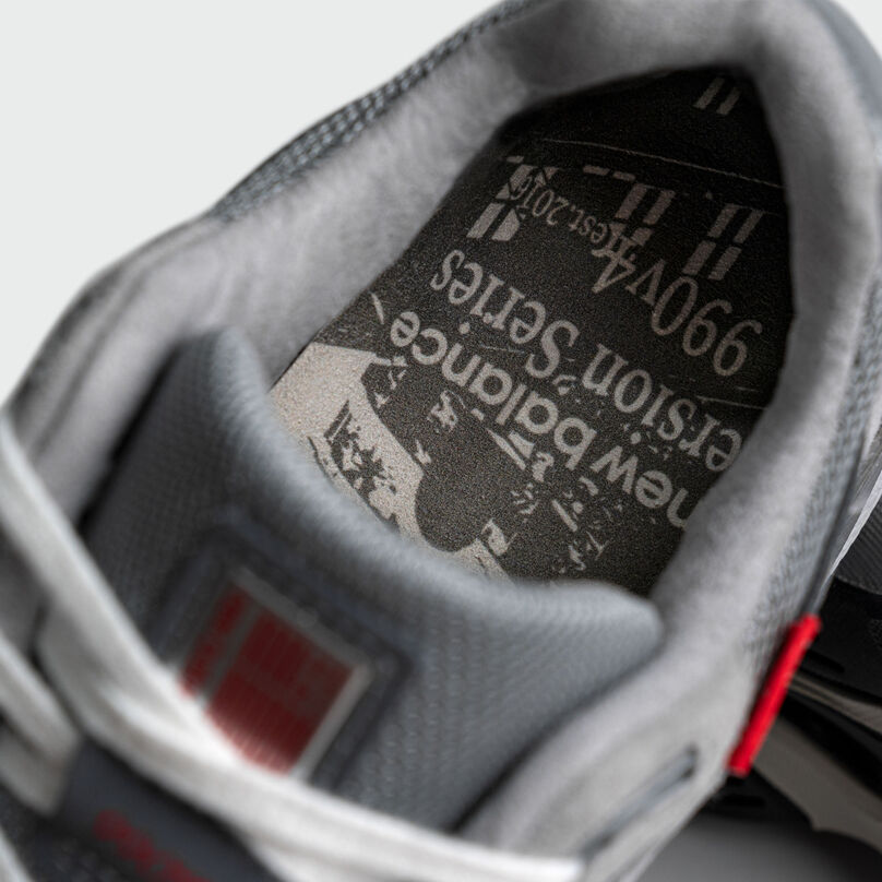 Close up of the insole clocktower graphic inside the 990v4.