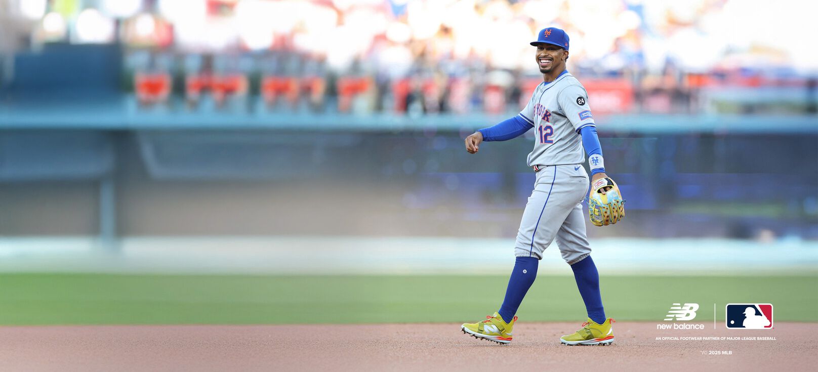 Francisco Lindor walking on the field in his Mets uniform. 
