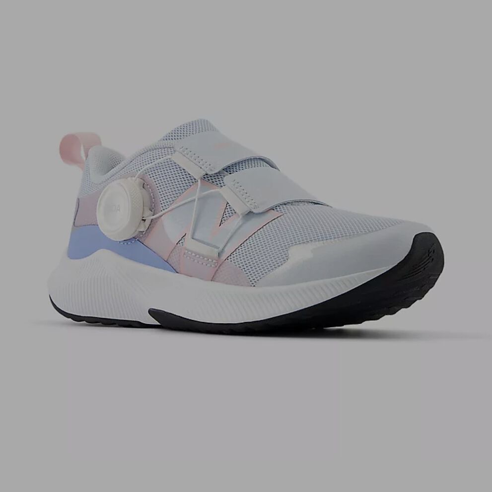 Zapatilla rosa, azul y gris con sistema BOA.
