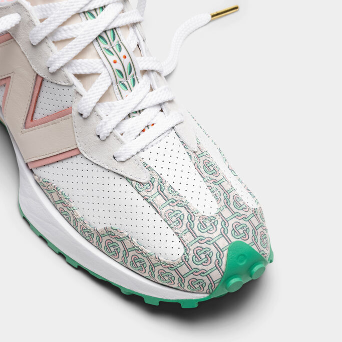 Detail of the pink and green pattern shown on the toe.