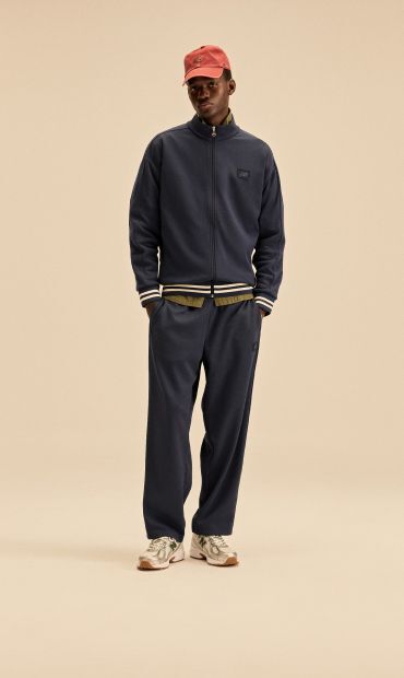 Hombre con el modelo 740