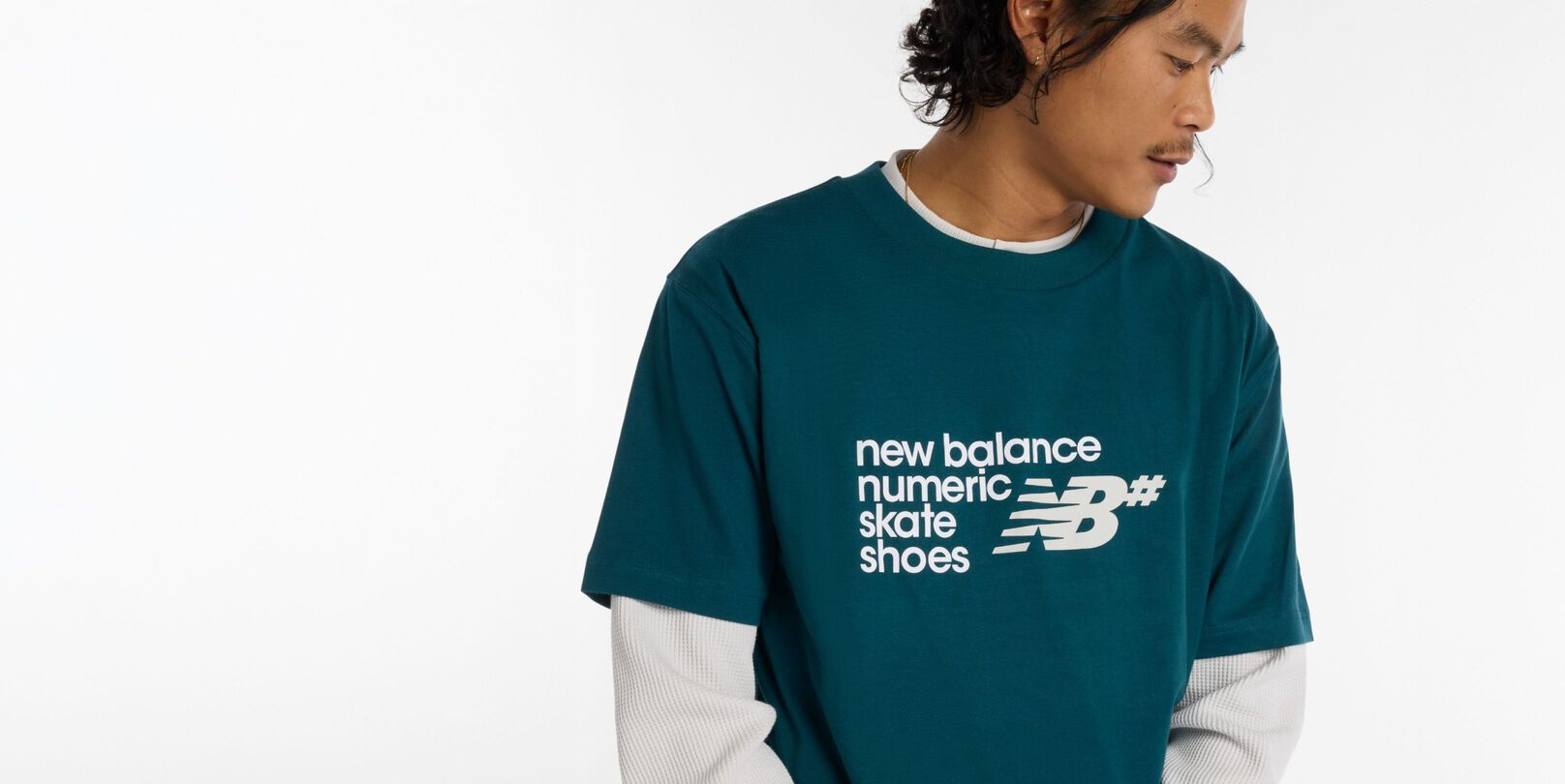 Patrick Praman vistiendo ropa de la marca Numeric.