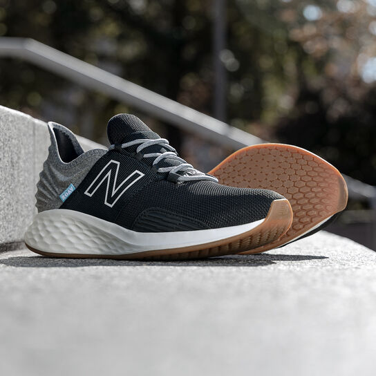 New Balance Mens Fresh Foam Roav V1