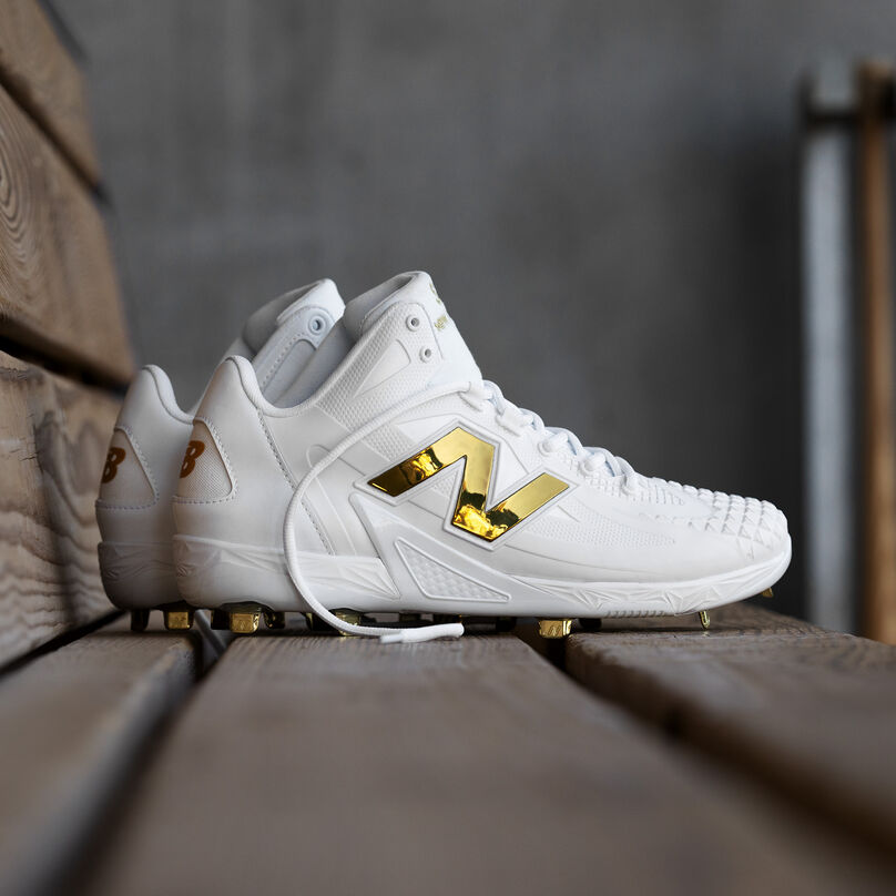 baseball gear all white new balance baseball cleats