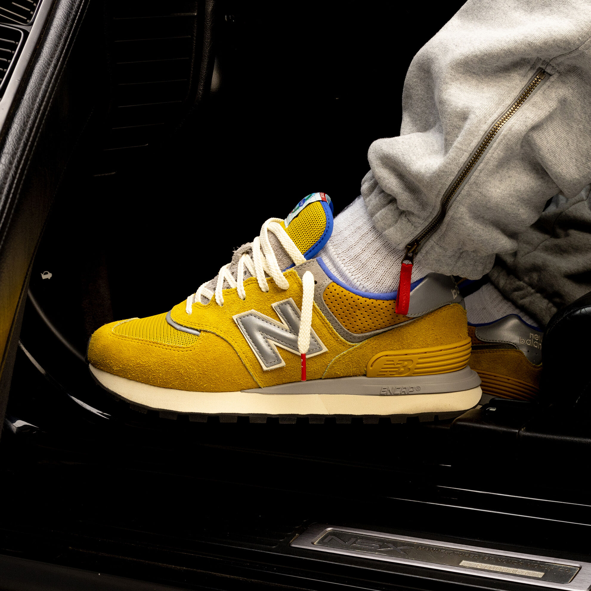 new balance 574 yellow Cinosural International School