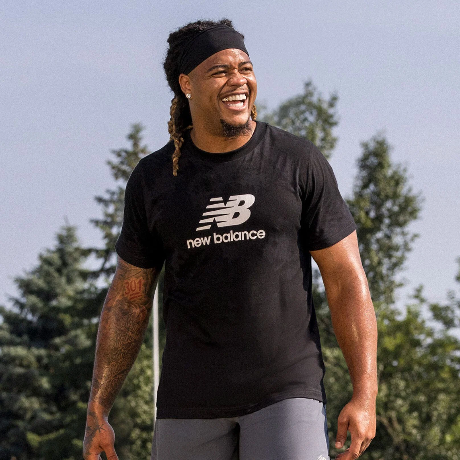 Chase Young est&aacute; fuera