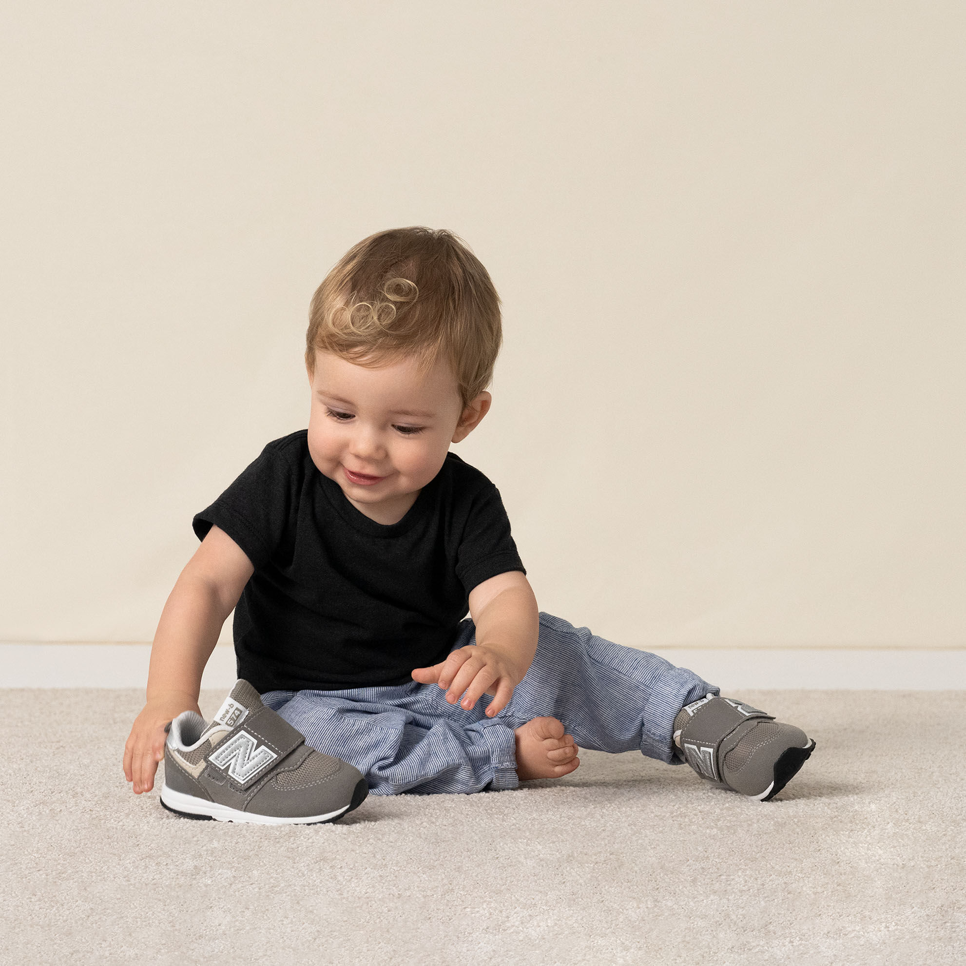 New balance sale extra wide boys