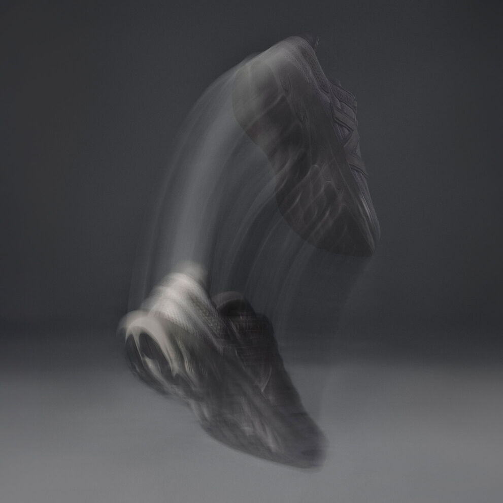 shoes-sneakers-athletic-wear-new-balance