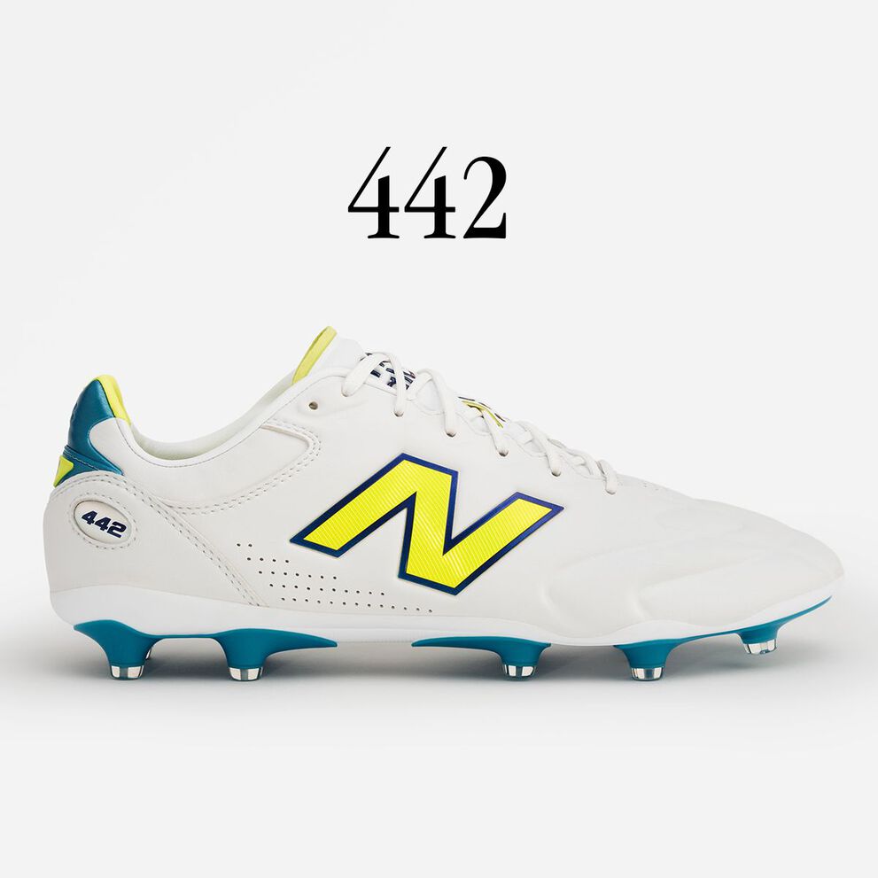 Lateral view of a white 442 boot.