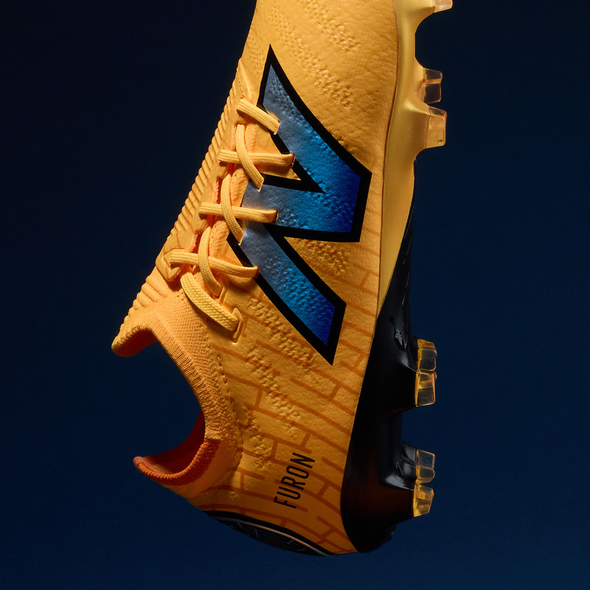 FURON PRO FG V7 New Balance