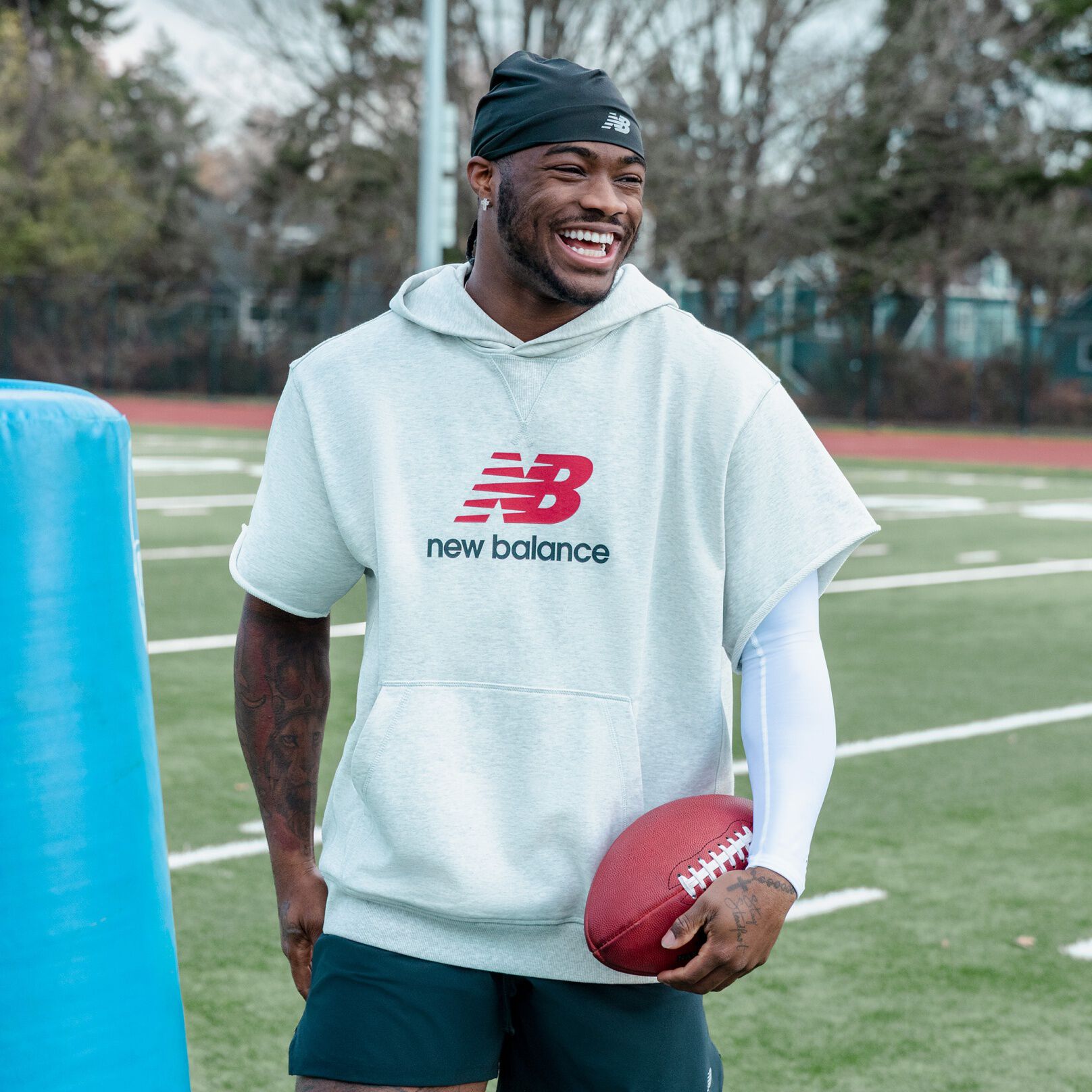 Jalen Milroe en un campo de f&uacute;tbol