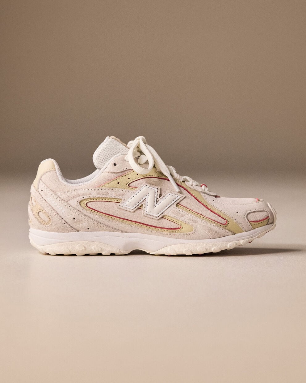 Off figure profile shot of the 204L shoe