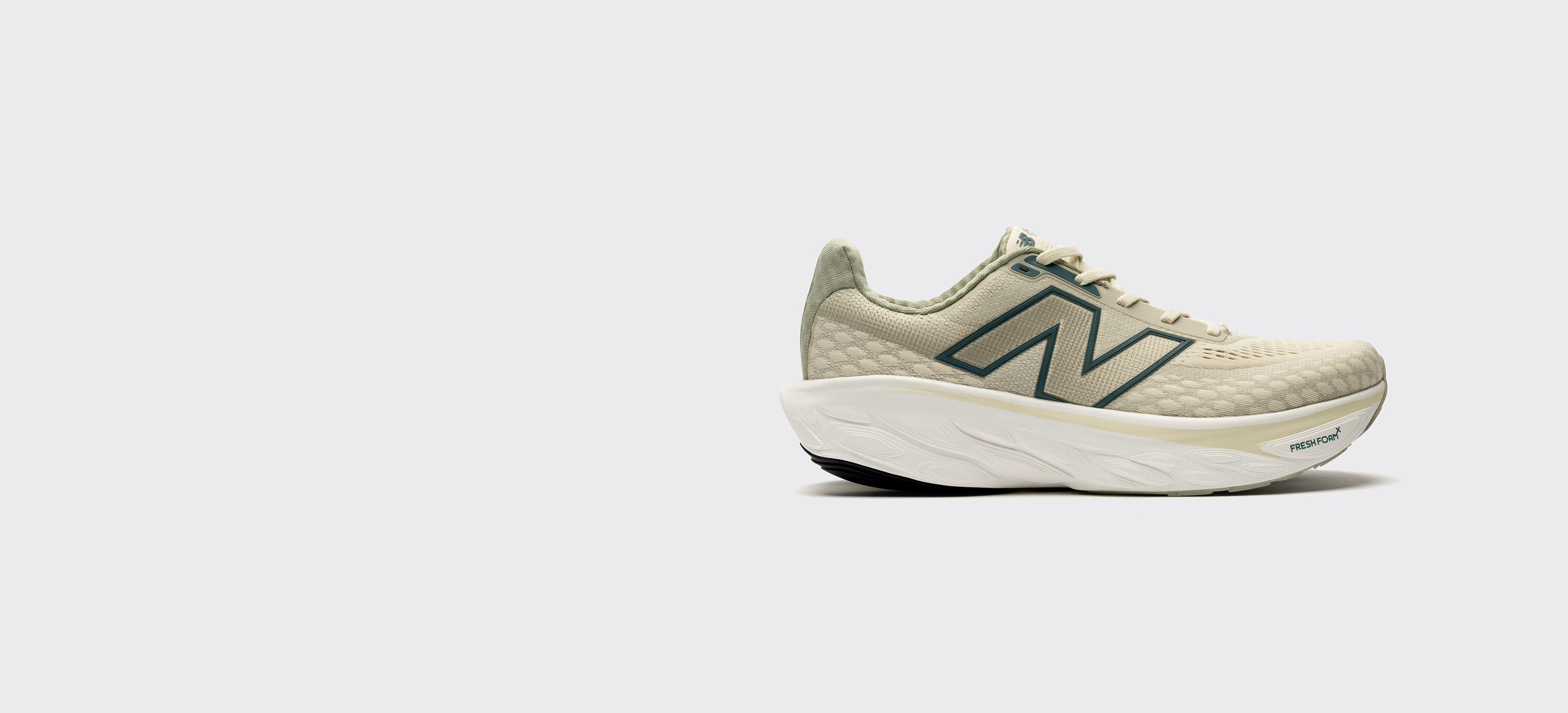 Chubasquero running new balance on sale