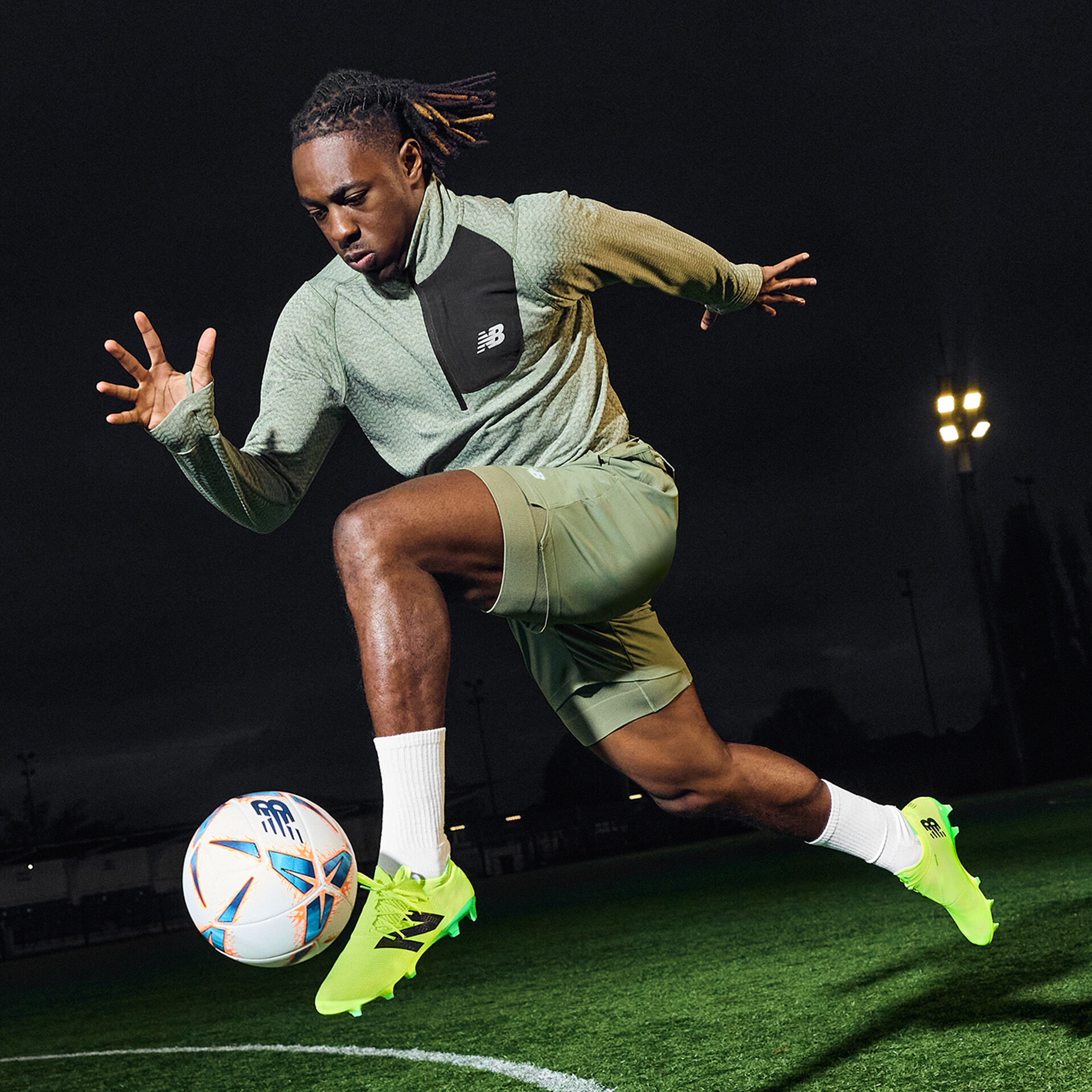 womens new balance soccer cleats