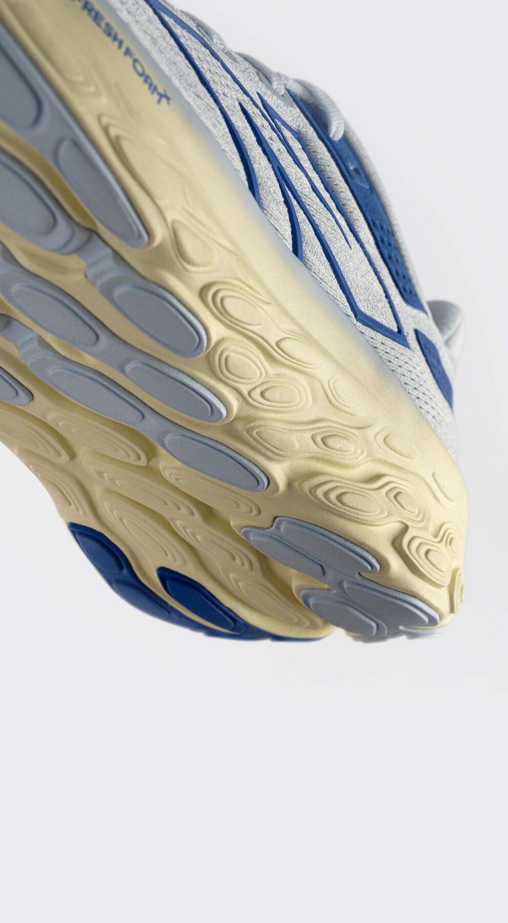 Detalle del talón en el modelo Fresh Foam X 1080v13. 