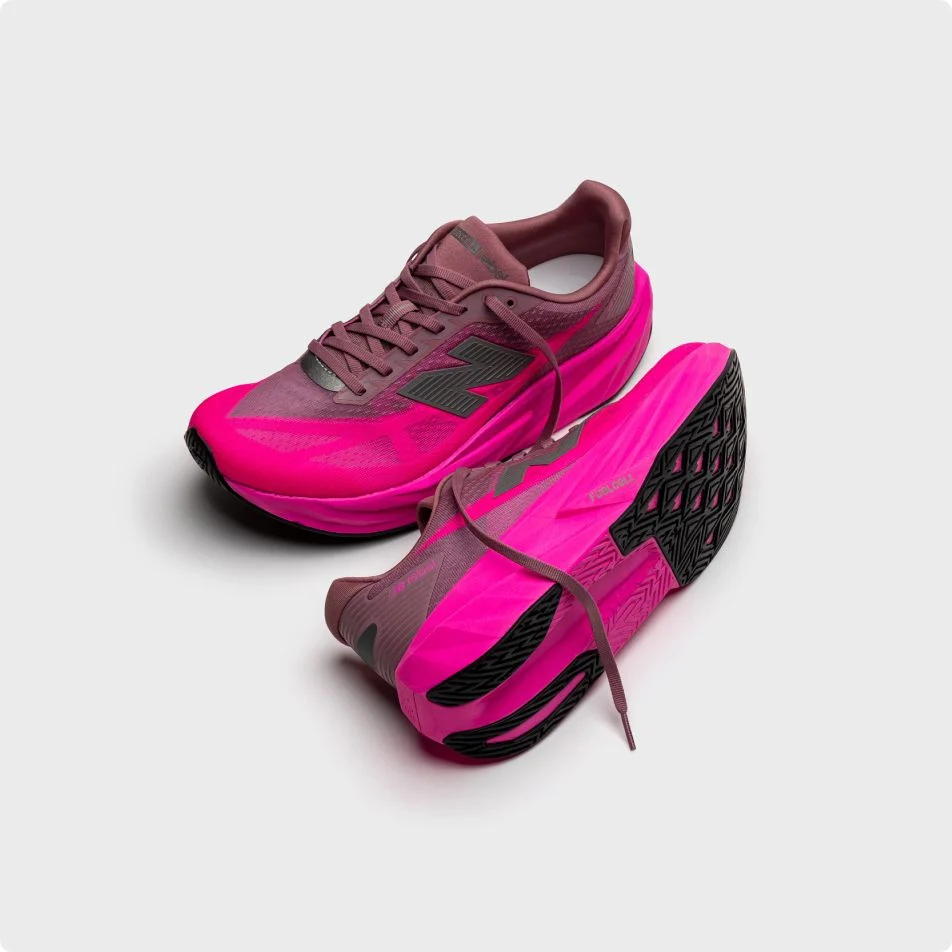 美品　ニューバランス　FuelCell Rebel V5 26センチ FuelCell Rebel v5 - New Balance